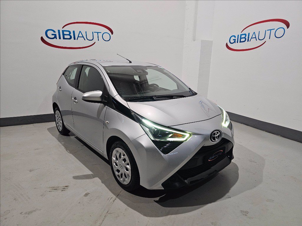 TOYOTA Aygo 5p 1.0 x-play m-mt 72cv