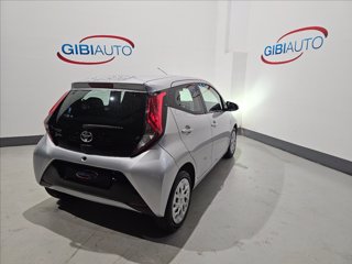 TOYOTA Aygo 5p 1.0 x-play m-mt 72cv
